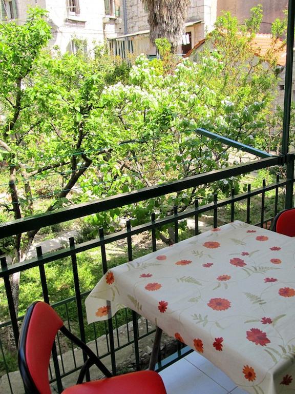 Rooms Miletic Near The Palace Спліт Номер фото